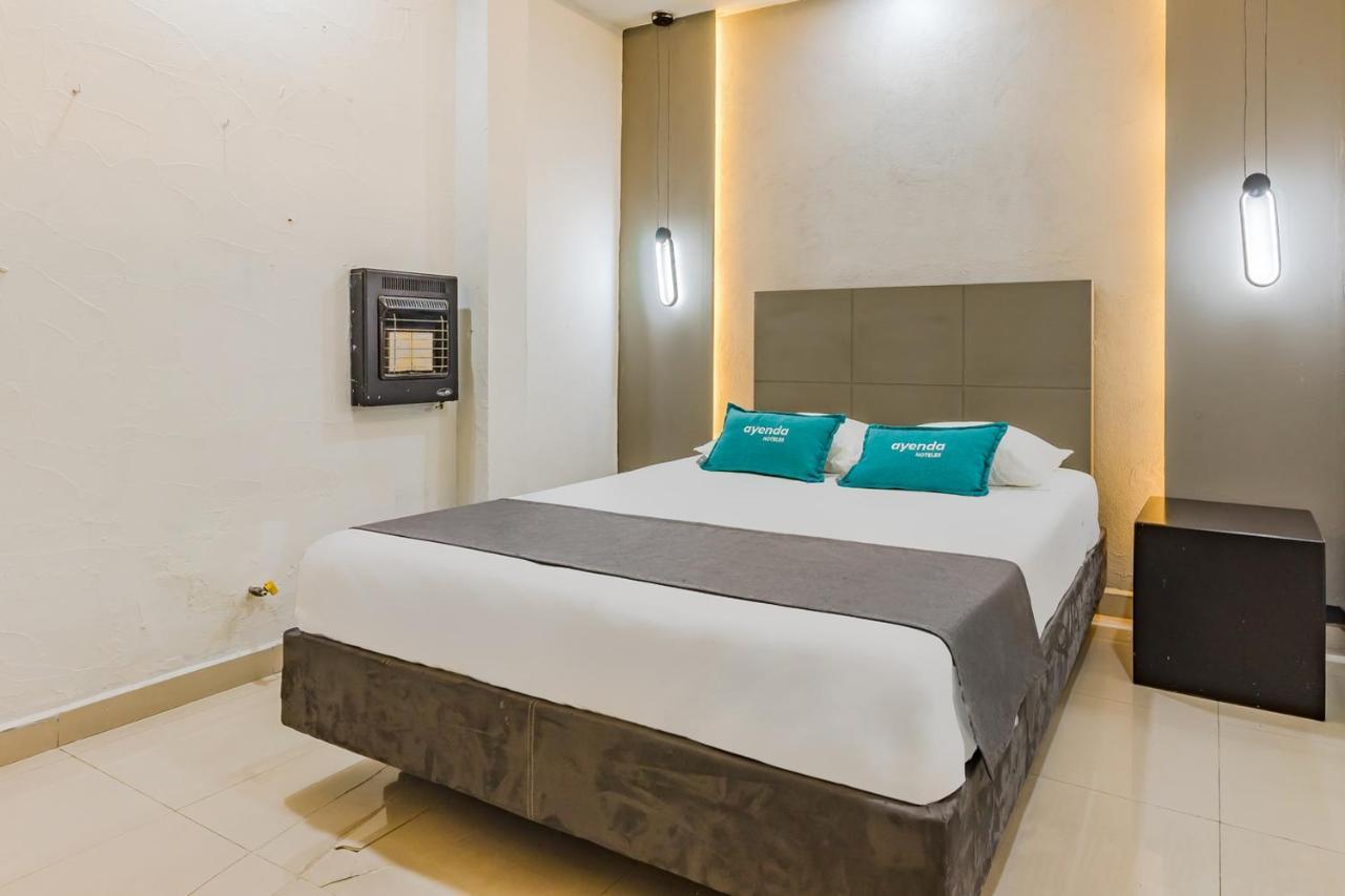 Ayenda Blue Cristal Hotel Monterrey Exterior photo